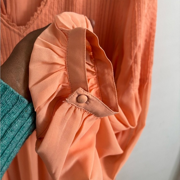 Soft Surroundings Carte Blanche Peach
Chiffon Sequin Trim Blouse Flowy peasant - Picture 7 of 8